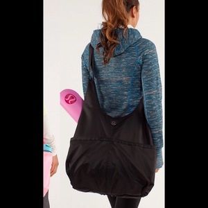 Lululemon Post Savasana Tote Black - Lightweight